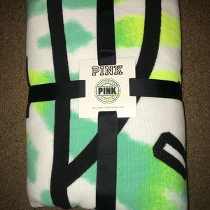 Rare Victoria’s Secret PINK round beach towel